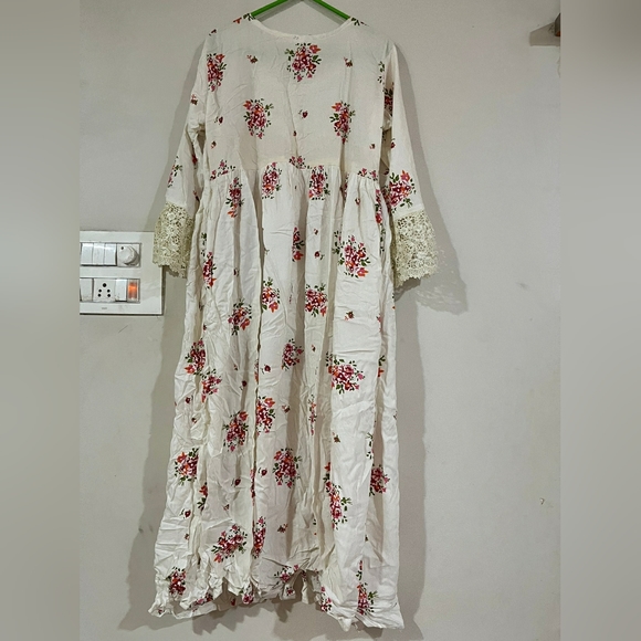 Maxi - Picture 4 of 5